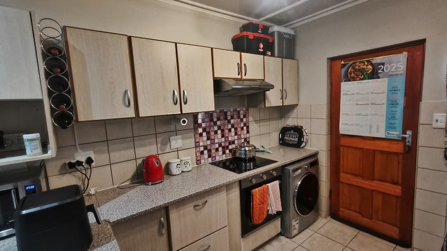 2 Bedroom Property for Sale in Hillside Free State